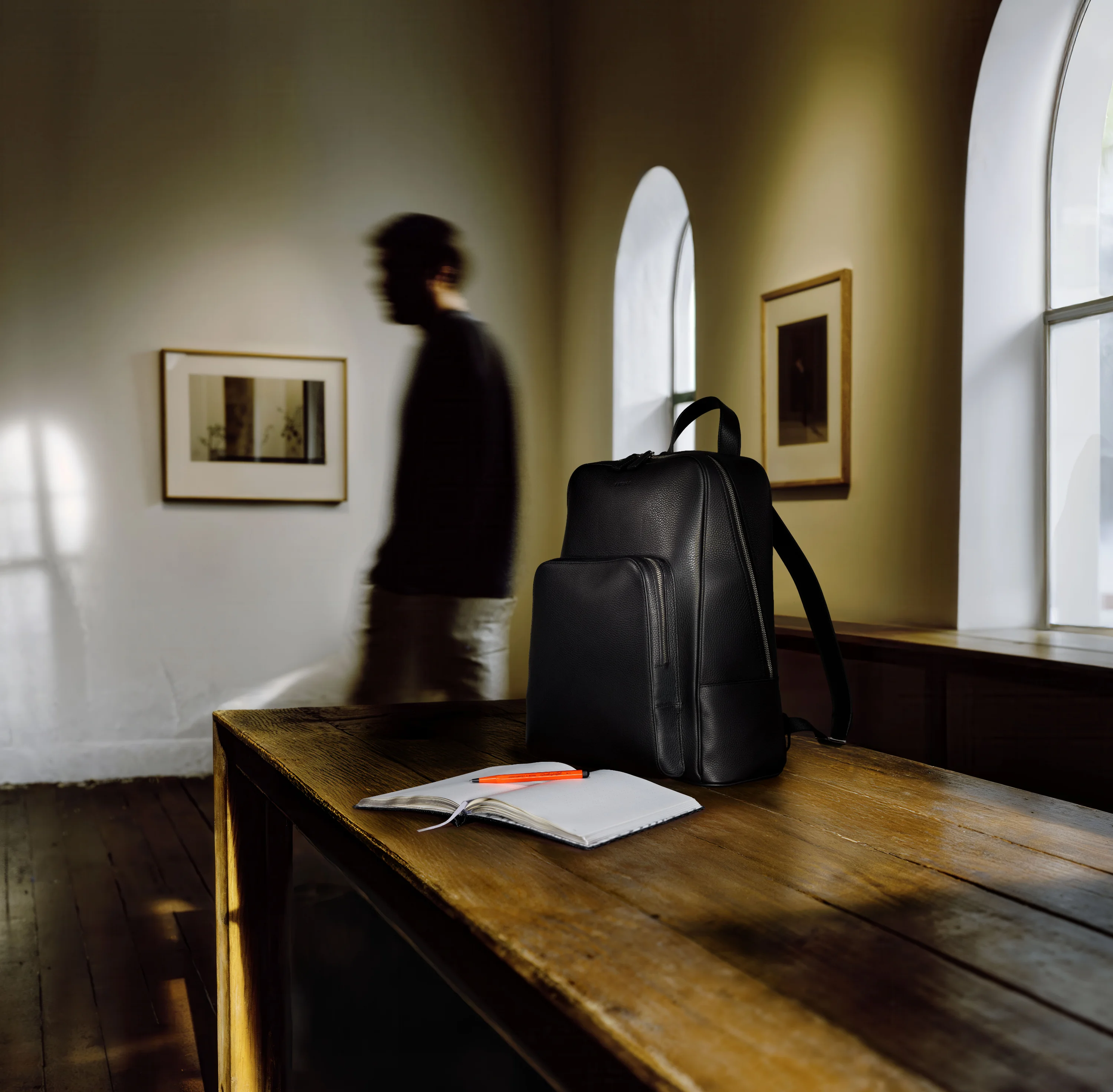 WebNEU_BETHGE_Rucksack_Tisch_NEU_508757 WebNEU_BETHGE_Rucksack_Tisch_NEU_508757