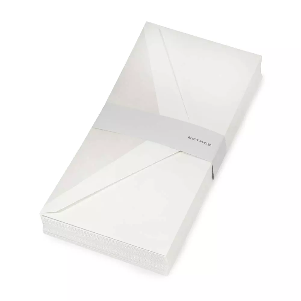 25_umschlaege_din_lang_opal_ecru_graues_seidenfutter_5.webp Umschläge DIN Lang Naturweiß – 25 Stück