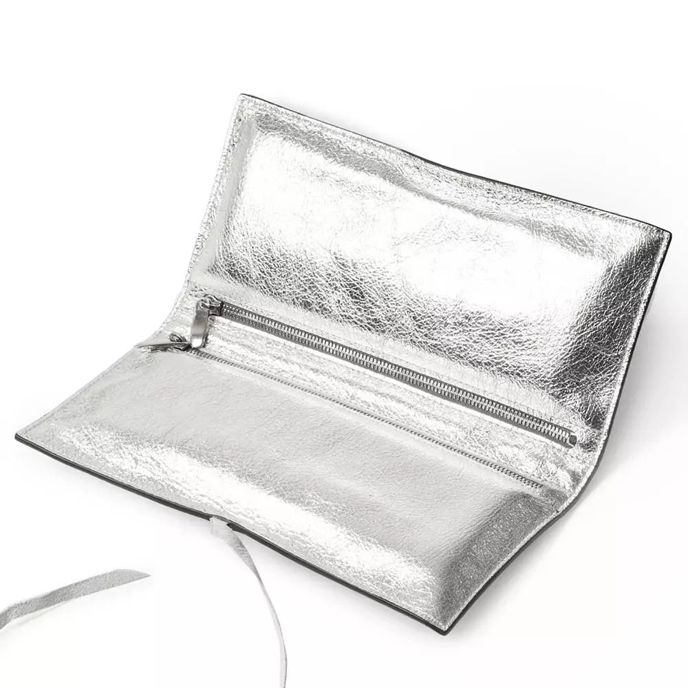 pochette_mit_band_leder_mos_13.webp Jewellery Roll with Tie Closure, leather Mos, platinum