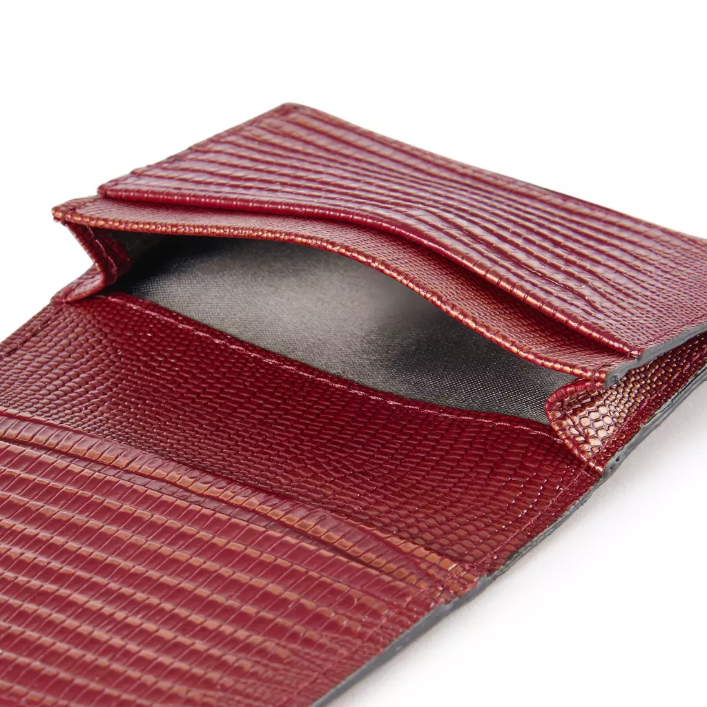 kartenetui_gefaltet_3_cc_leder_13.jpg Folded Leather Card Holder – 3 Card Slots, Garnet Red